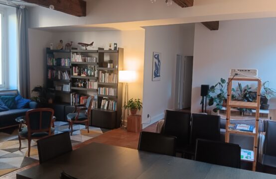 Toulouse-Place de la Bourse-appartement type 4 de 115 m2 entièrement meublé