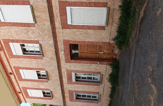 Compans- studio meublé de 16 m2 avec petite cour